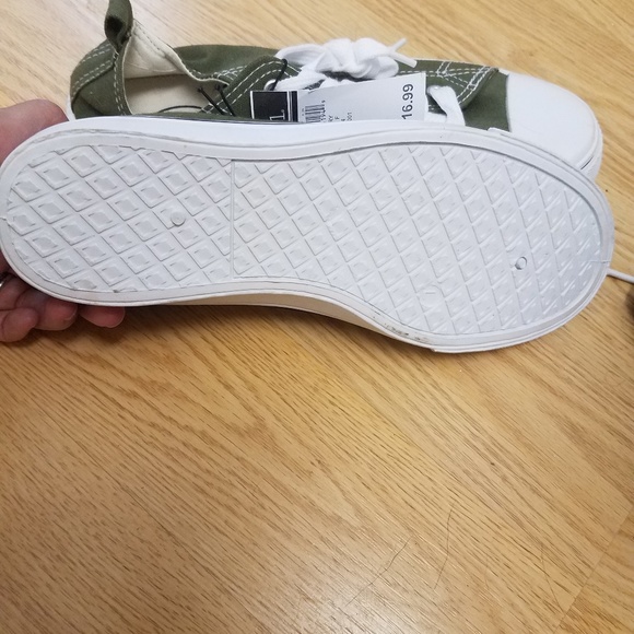 Shoes - Picture 3 of 3